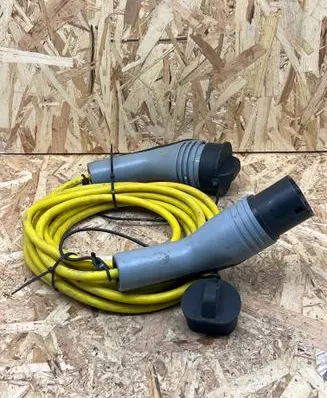 Volkswagen Golf VII Electric car charging cable 