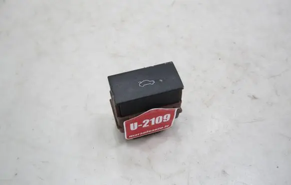 Audi A6 S6 C6 4F Tailgate opening switch 4F0959831