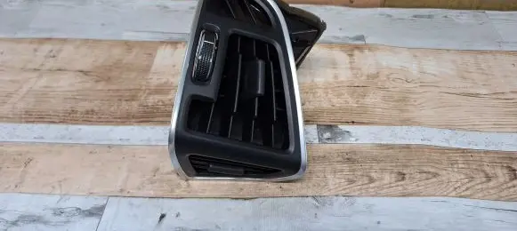 Ford C-MAX II Dash center air vent grill AM51R018B09AGW AM51R018B09