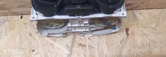 Volkswagen PASSAT B5 Climate control unit 1J0819045F