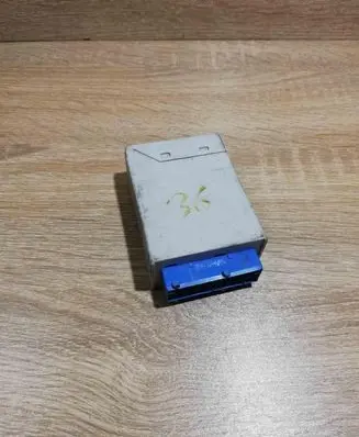 BMW 3 E36 Window wiper relay 8366381
