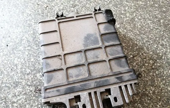 Volkswagen PASSAT B4 Engine control unit/module 028906021B