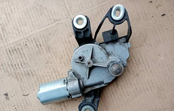 Seat Alhambra (Mk2) Rear window wiper motor 5K6955711B