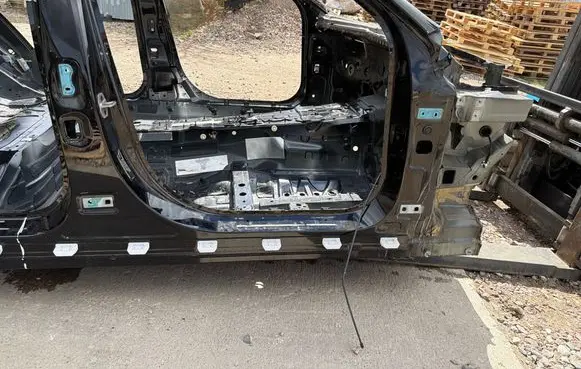 Mercedes-Benz E W214 Front quarter panel