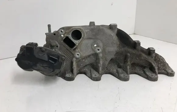 Opel Vivaro Intake manifold 140031243R