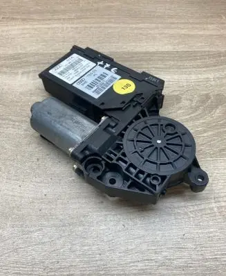 Audi A8 S8 D3 4E Rear door window regulator motor 4E0959801A 4E0910802