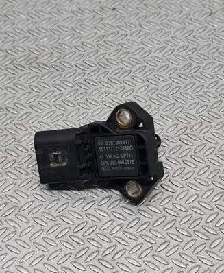 Volkswagen Golf VI Air pressure sensor 0281002977 1011171212839C 03G906051E
