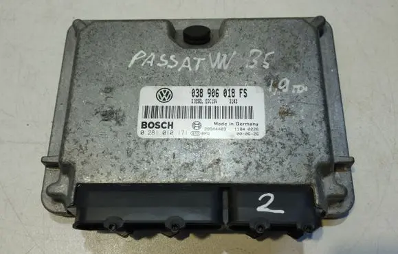 Volkswagen PASSAT B5 Door control unit/module 038906018FS 0281010171