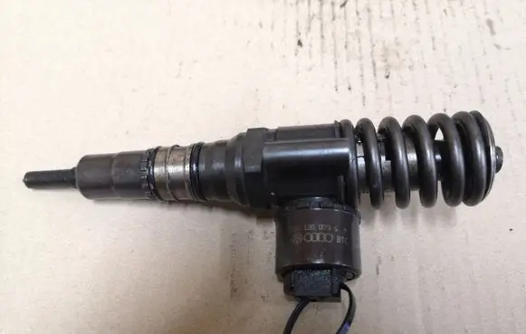Mitsubishi Grandis Fuel injector 03G130073G