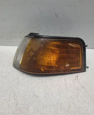 Mazda 323 Front indicator light 21061301