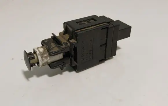 Volvo XC90 Brake pedal sensor switch 8622064