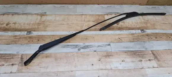 Volkswagen Golf IV Front wiper blade arm 1J1955410A 1J1955410