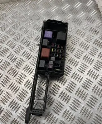Toyota Avensis T220 Fuse box set