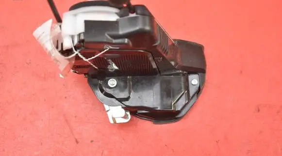 Subaru Outback (BS) Rear door lock T60-14320
