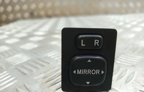 Toyota Corolla Verso AR10 Wing mirror switch 769746B 163574