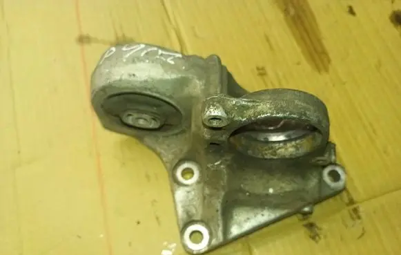 Peugeot 407 Driveshaft support bearing bracket 9644668280