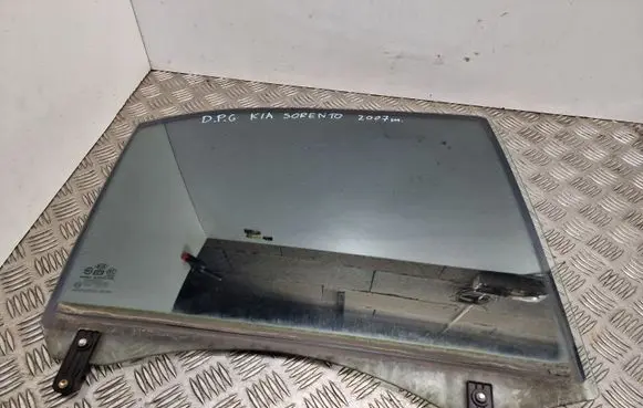 KIA Sorento Rear door window glass