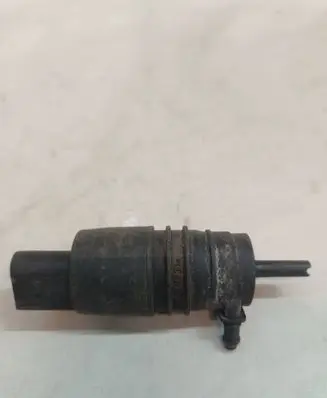 BMW 5 E39 Windscreen/windshield washer pump 8362154