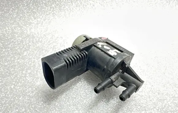 Audi A6 S6 C5 4B Turbo solenoid valve 1J0906283C