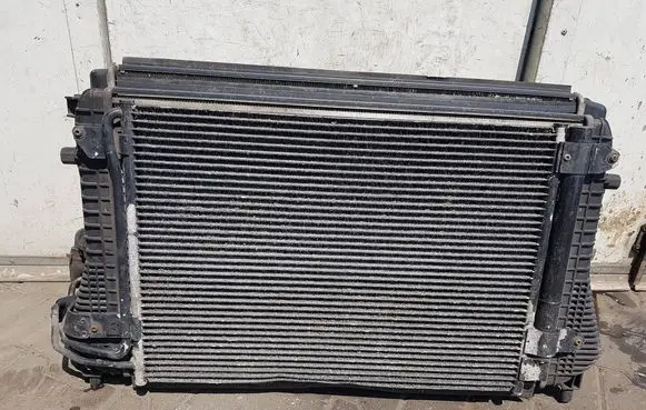 Volkswagen Touran II Coolant radiator III1K0145803BNIII 1K0145803BN 1K0121251DM
