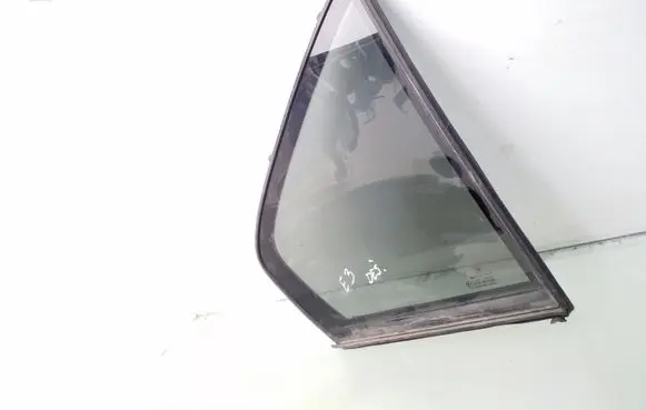 BMW 7 E38 Rear vent window glass AS2