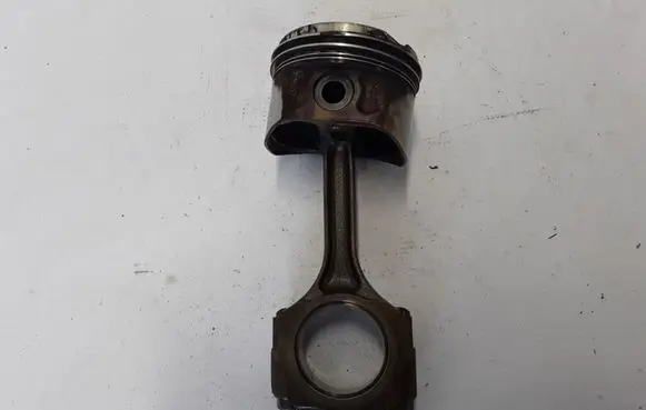 Renault Megane II Piston with connecting rod 7701474855