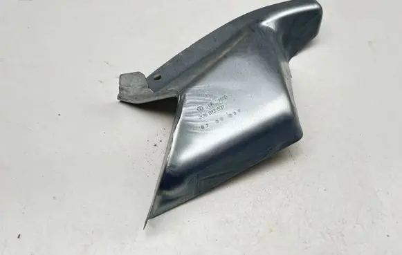Audi Q3 F3 Rear glass lock/latch Q736 2G6813537