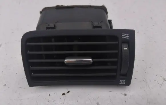 Toyota Avensis T250 Dashboard side air vent grill/cover trim