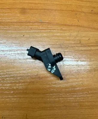BMW 5 E39 Fuel pressure sensor 0261230046