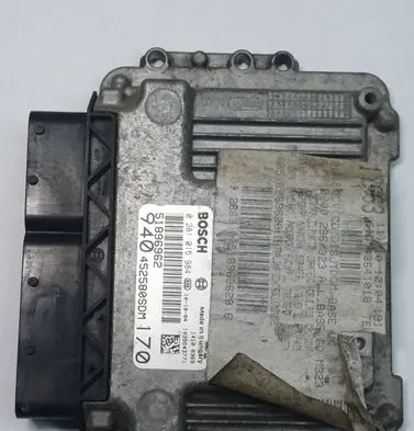 Alfa Romeo Giulietta Engine control unit/module 51896962 0281015984