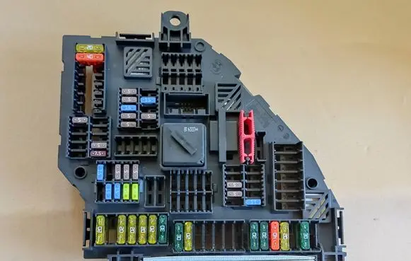BMW X3 F25 Fuse module 9259469 61149259469