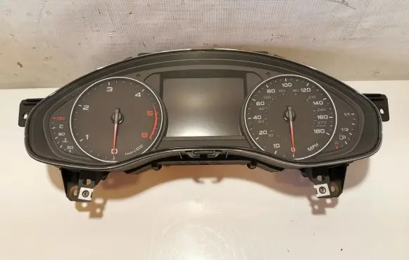 Audi A6 C7 Speedometer (instrument cluster) 4G8920950S