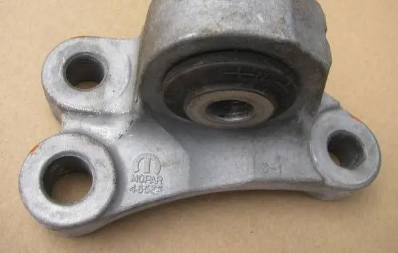 Jeep Renegade Front differential mounting bracket 3048AB74644