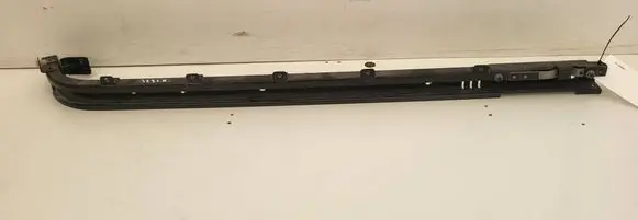 Opel Vivaro Sliding door middle rail 9822930180