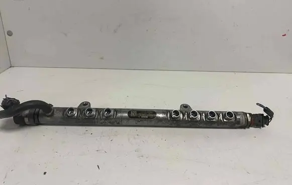 Volvo V70 Fuel main line pipe 30777759 0445215025 31216313