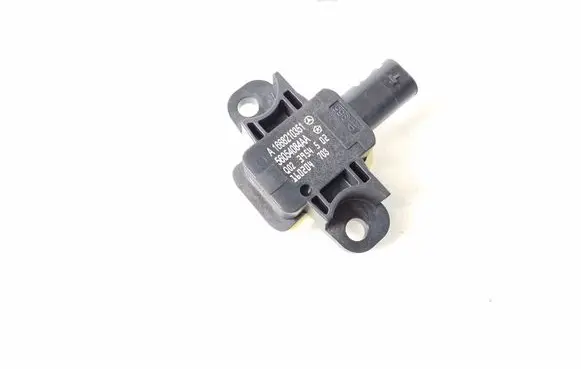 Infiniti Q30 Airbag deployment crash/impact sensor A1668210351
