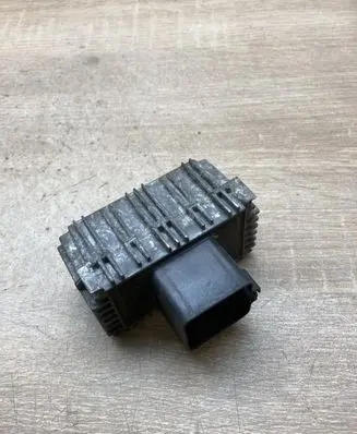 Opel Zafira B Glow plug pre-heat relay 55354141 51299018A