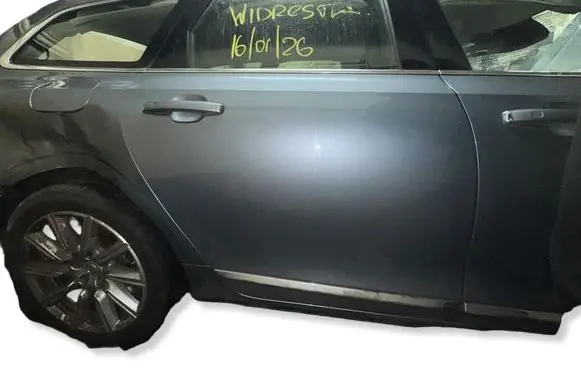 Volvo S90, V90 Rear door L271