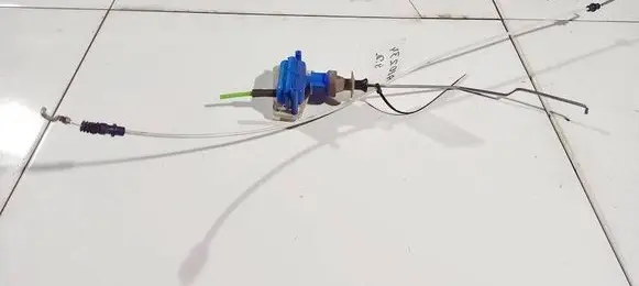 Audi 80 90 S2 B4 Central locking vacuum pump 893862153d