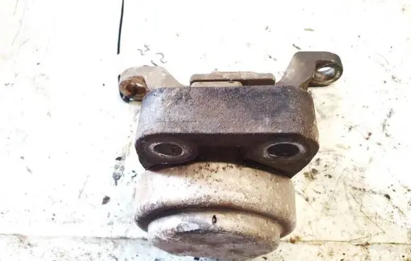 Ford S-MAX Engine mount bracket