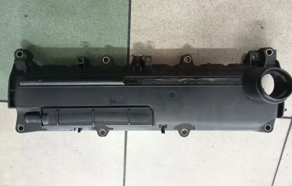 Renault Megane II Rocker cam cover 8200379908