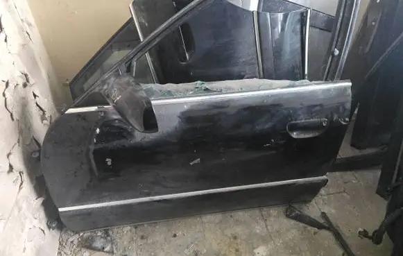 Audi A8 S8 D2 4D Front door