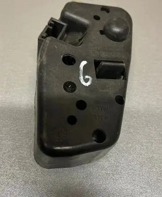 BMW 3 E46 Tail light bulb cover holder 388569L 37GP