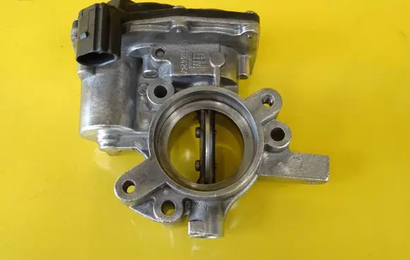 Opel Corsa D Throttle body valve 55564247