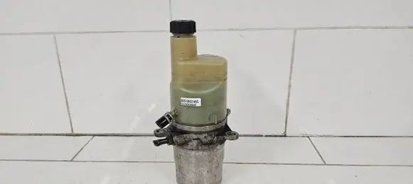 Volvo C30 Power steering pump 9V613K514AC 31202089AF