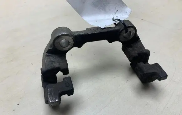 Mercedes-Benz C W204 Front Brake Caliper Pad/Carrier 