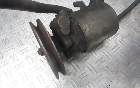 Mazda 929 Power steering pump