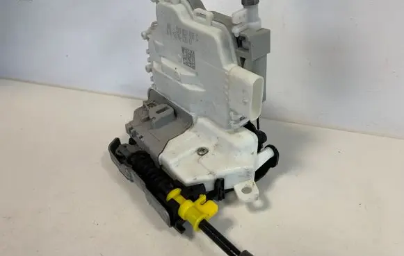 Audi Q5 SQ5 Front door lock 8X1837016C
