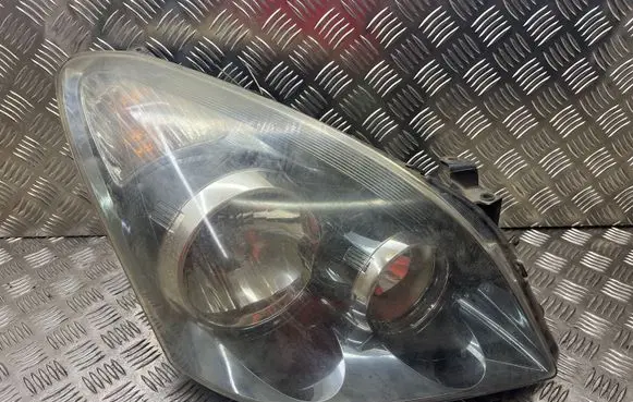 Toyota Corolla Verso AR10 Headlight/headlamp P7106R
