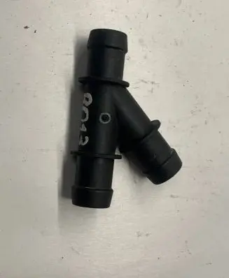 Volkswagen Golf VII Engine coolant pipe/hose